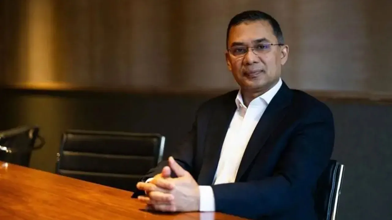 দেশের পথে তারেক রহমান