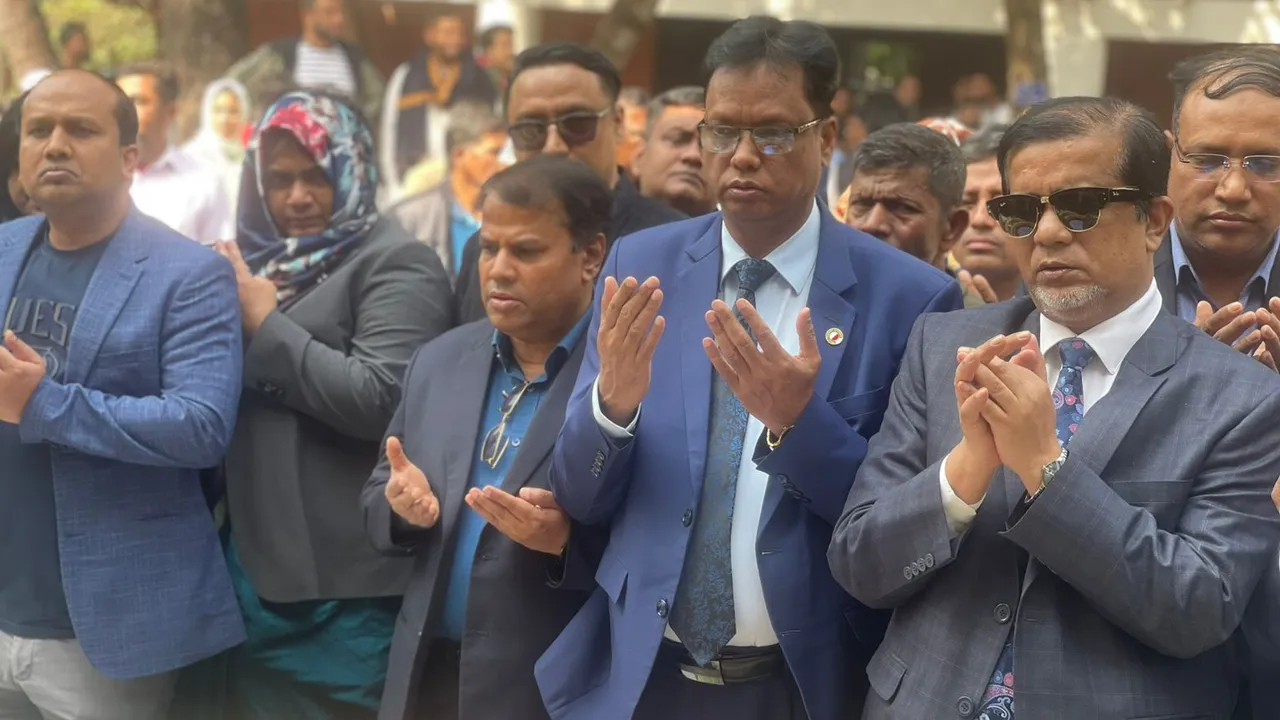 বঙ্গবন্ধুর সমাধিতে ট্যাকসেশন অ্যাসোসিয়েশনের শ্রদ্ধা