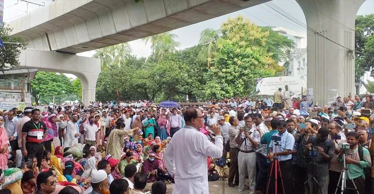 টানা ২০ দিন ধরে আন্দোলনে শিক্ষকরা