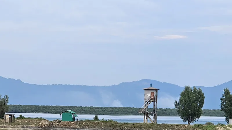 গোলার শব্দে ফের অশান্ত টেকনাফ সীমান্ত