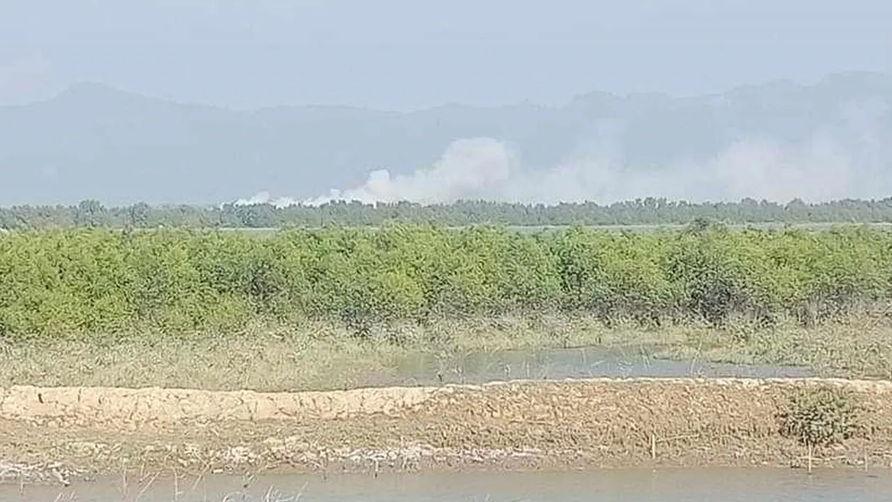 টেকনাফ সীমান্তের ওপারে রাতভর গোলাগুলি, আতঙ্কে স্থানীয়রা