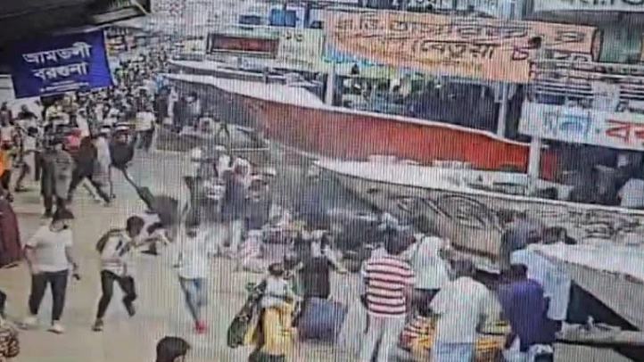 Launch accident leaves 5 dead at Sadarghat terminal