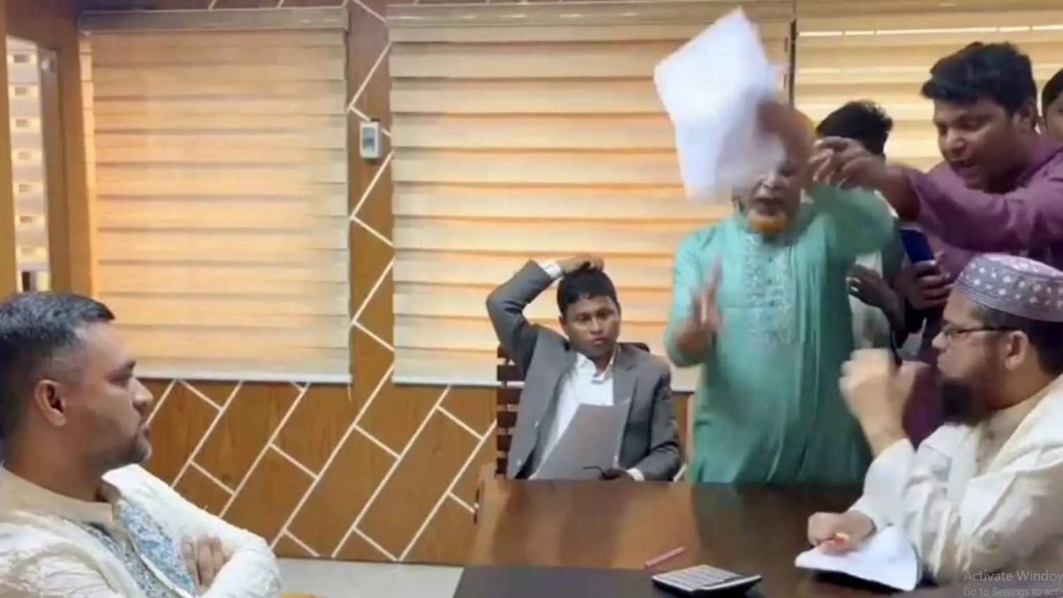 ইউএনও অফিস থেকে নিয়োগ পরীক্ষার কাগজ ছিনিয়ে নেওয়ার ঘটনায় মামলা