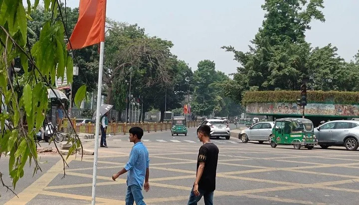 ঢাকার রাস্তায় ঈদের আমেজ, নেই যানজট
