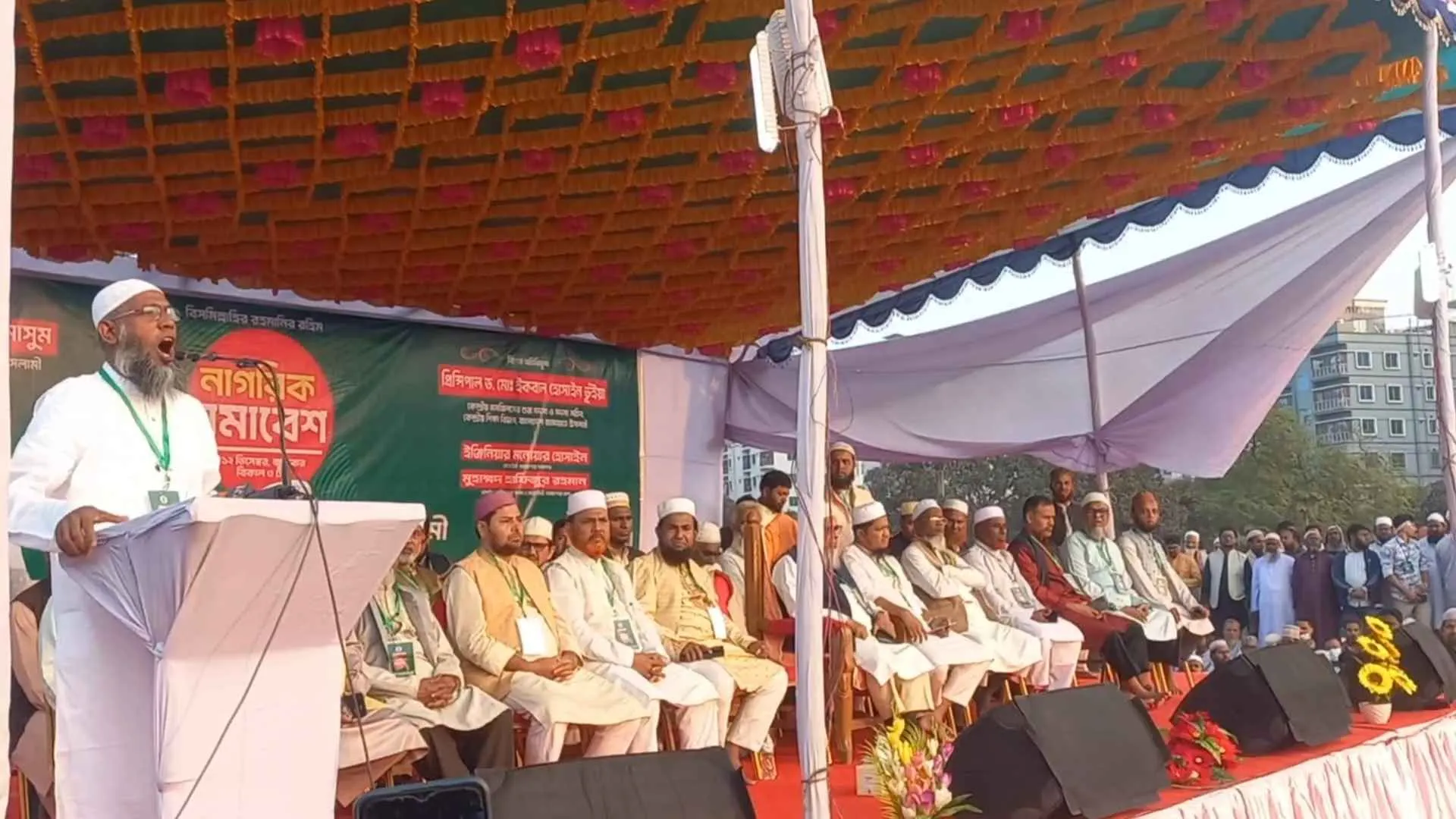 ‘নির্বাচনে যারা মাথায় টুপি হাতে তসবি নেয় তারাই ধর্ম ব্যবসা করে’