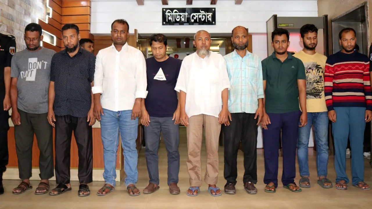 সহজ ডটকমের দুজনের নেতৃত্বে রেলের টিকিট কালোবাজারি