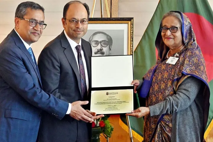 ব্রাউন বিশ্ববিদ্যালয়ের সম্মাননা পেলেন প্রধানমন্ত্রী