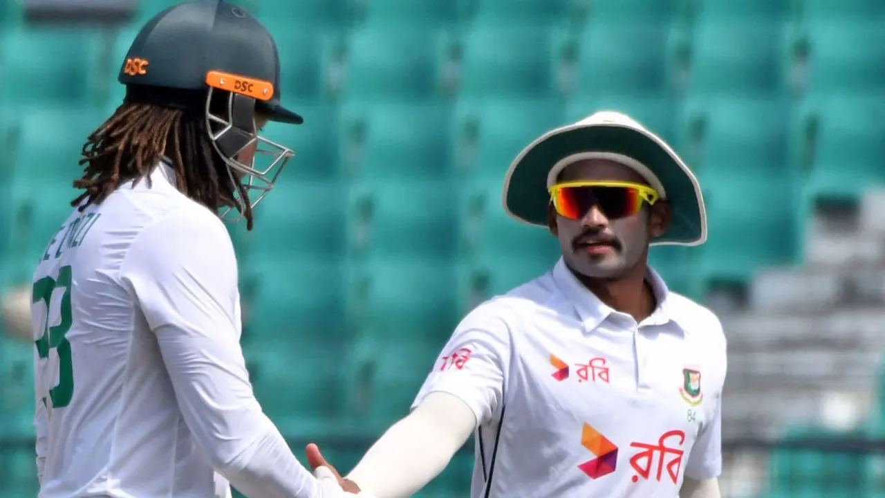 একদিনে দু’বার অলআউট হয়ে হোয়াইটওয়াশ বাংলাদেশ