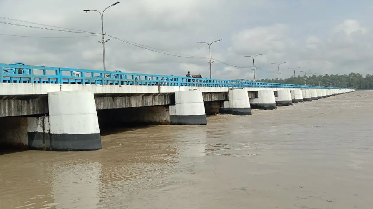পানি কমলেও ভোগান্তি কমেনি মানুষের
