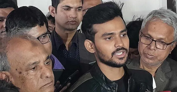 আ’লীগ নেতাকর্মীদের গ্রেফতারে অভিযান আরও জোরদারের সিদ্ধান্ত : আসিফ মাহমুদ