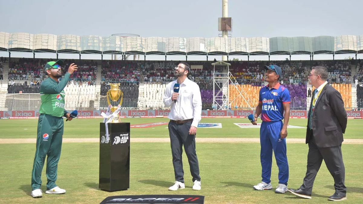 এশিয়া কাপের উদ্বোধনী ম্যাচে টস জিতে ব্যাটিংয়ে পাকিস্তান