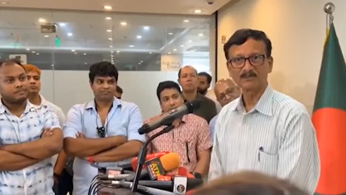 বিক্রম মিশ্রিকে প্রশ্ন না করায় সাংবাদিকদের সমালোচনায় পররাষ্ট্র উপদেষ্টা