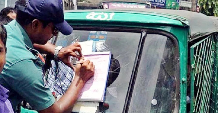 ট্রাফিক আইন লঙ্ঘনে দুদিনে ৩৪৪৭ মামলা