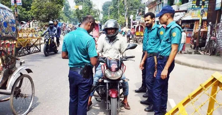 ট্রাফিক আইন: একদিনে সর্বোচ্চ মামলা ৯৬২, জরিমানা ৩৯ লাখ টাকা