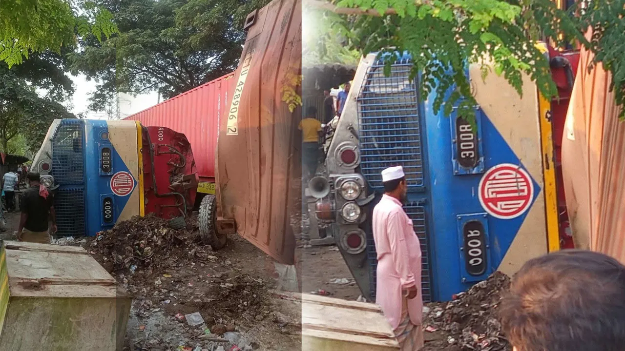 চট্টগ্রামে মালবাহী ট্রেনে ট্রাকের ধাক্কা