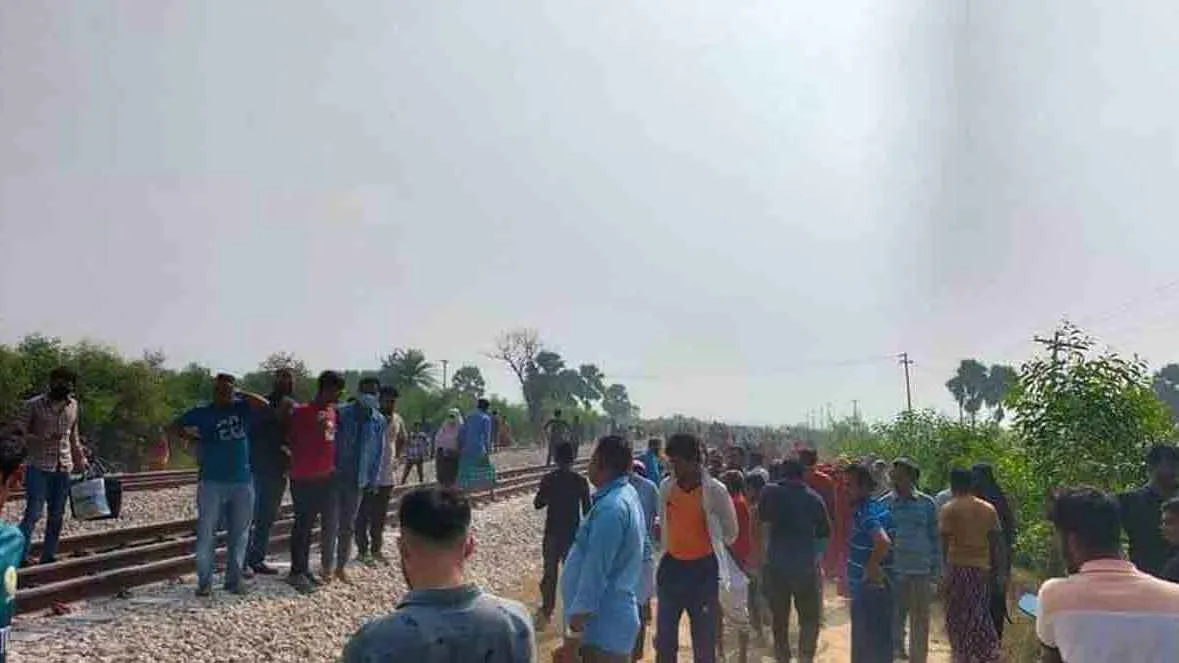 অটোরিকশায় ট্রেনের ধাক্কা, নিহতের সংখ্যা বেড়ে ৭