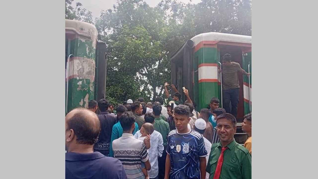 চলন্ত তিস্তা এক্সপ্রেস ট্রেনের হুক ভেঙে দুই বগি বিচ্ছিন্ন
