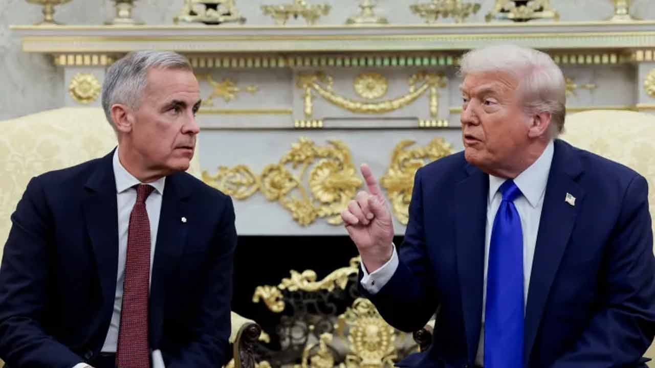 trump-and-carney-20251101083454