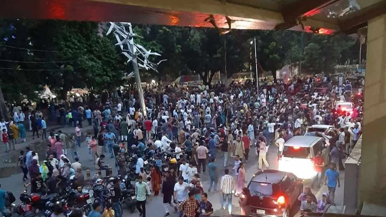 বিপদে এই একতা দেখাচ্ছে নতুন বাংলাদেশের স্বপ্ন