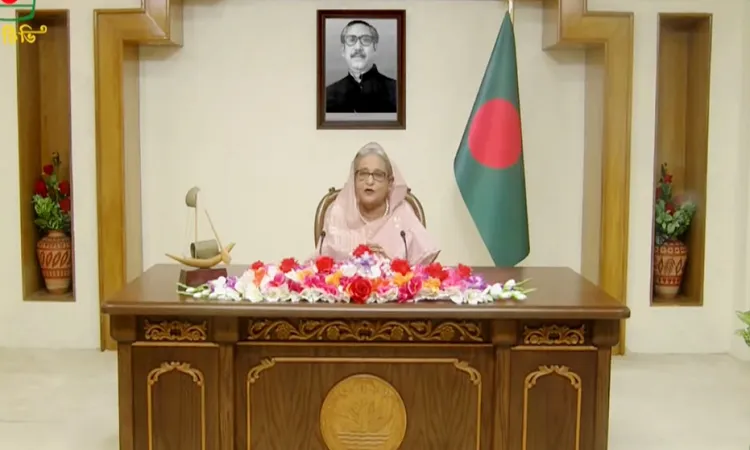 জাতির উদ্দেশে ভাষণ দিচ্ছেন প্রধানমন্ত্রী