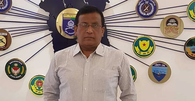 স্বেচ্ছায় অবসরে অতিরিক্ত ডিআইজি মনিরুজ্জামান