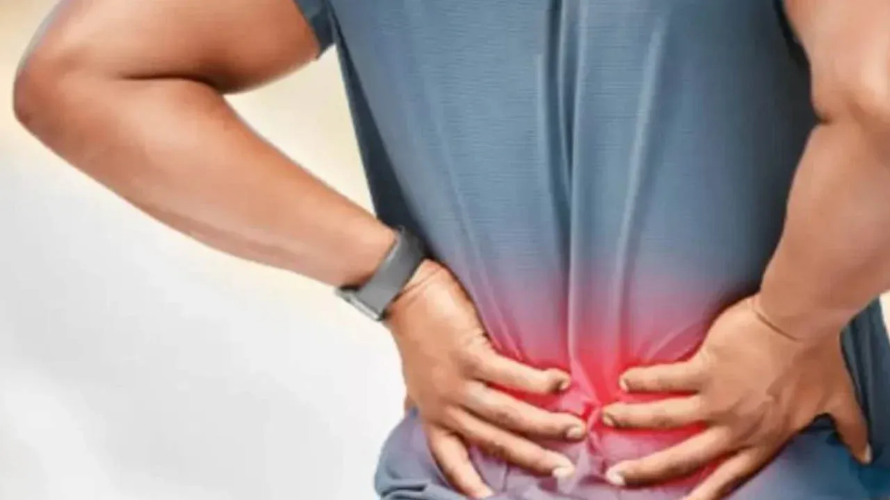 জেনে নিন পিঠের ব্যথা এড়ানোর সঠিক উপায়