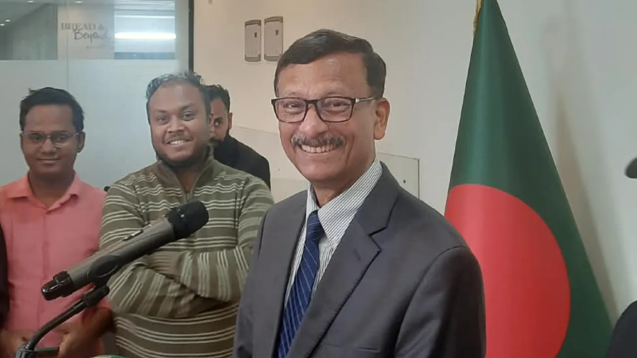 Foreign Affairs Advisor Can't Find Reason for India's 'Non-Family' Postings