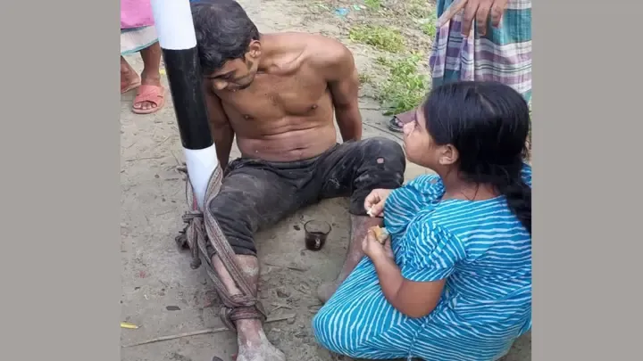 চুরির অভিযোগ: তবুও বাবার প্রতি সন্তানের ভালোবাসার দৃশ্য মানুষকে কাঁদিয়েছে