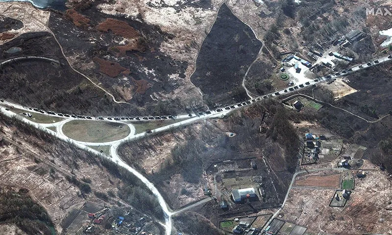 40-mile Russian convoy threatens Kyiv; shelling intensifies