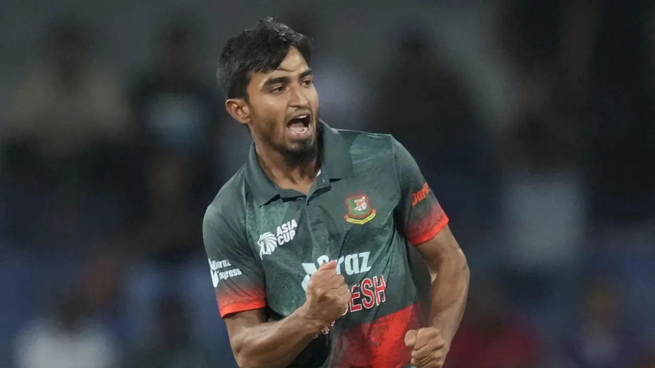 সেইফার্টকে ফিরিয়ে বাংলাদেশকে ম্যাচে ফেরালেন সাকিব