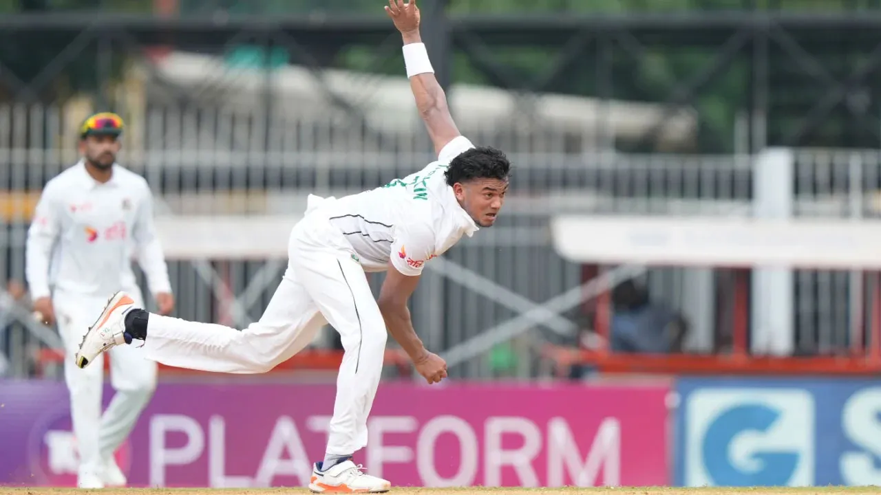 জুটি ভাঙলেন তাসকিন, দিনের শুরুতেই স্বস্তি বাংলাদেশের