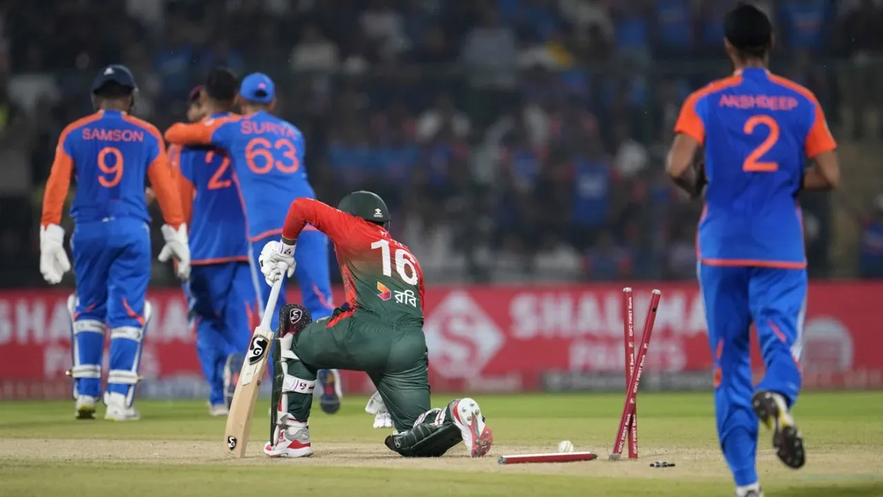 ব্যাটিং বিপর্যয়ে বাংলাদেশ
