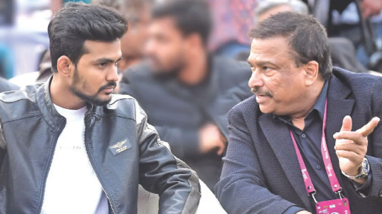 দুর্নীতি নয়,ব্যর্থতার দায়ে ফারুককে অপসারণ: ক্রীড়া উপদেষ্টা