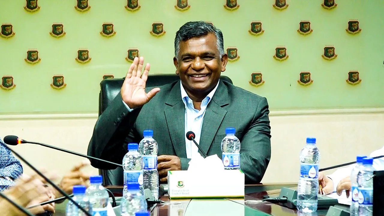 বিনা প্রতিদ্বন্দ্বিতায় বিসিবি সভাপতি বুলবুল, সহসভাপতি ফারুক-সাখাওয়াত