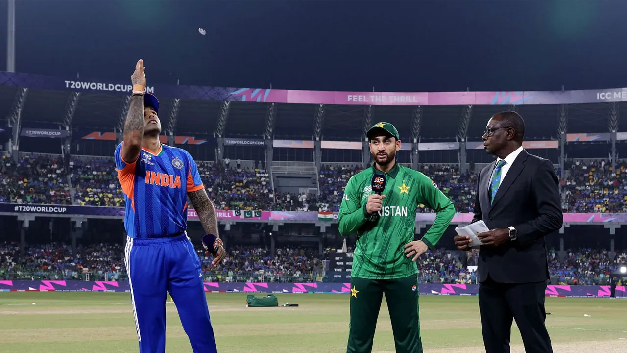 ভারতের বিপক্ষে টস জিতে ফিল্ডিংয়ে পাকিস্তান