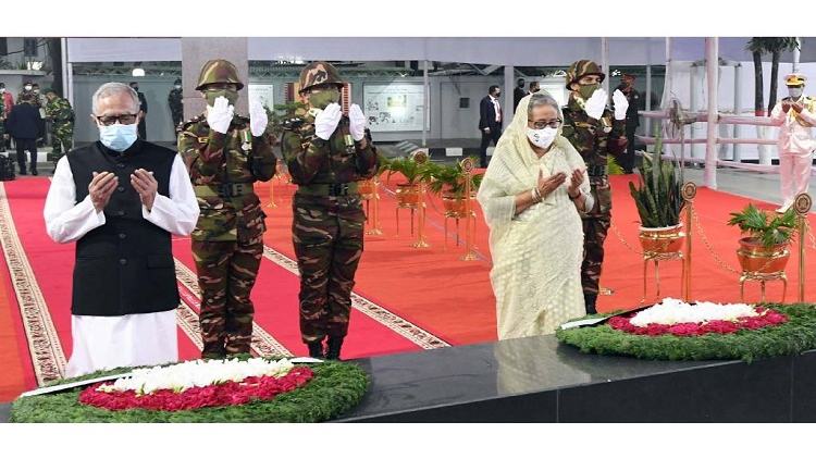 President, PM pay homage to Bangabandhu