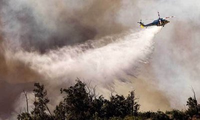 us-california-wildfire-helicopter-november-7-2024-20241108170330