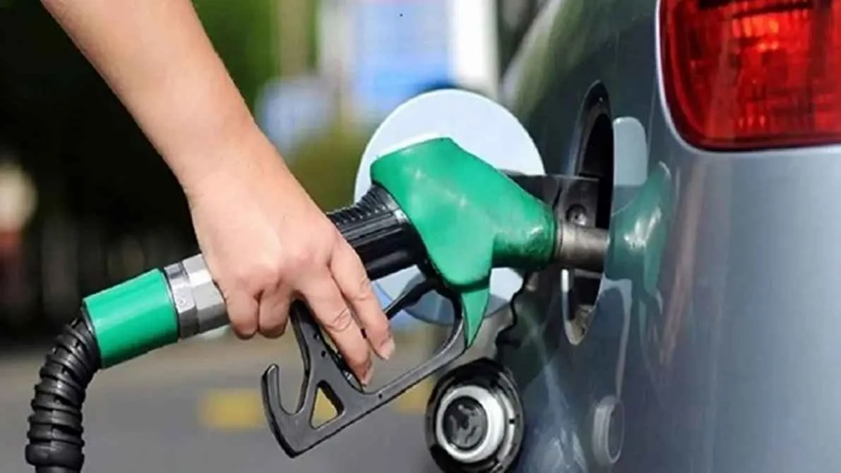 ট্রাম্পের বক্তব্যের পরই লাফিয়ে বাড়ল তেলের দাম