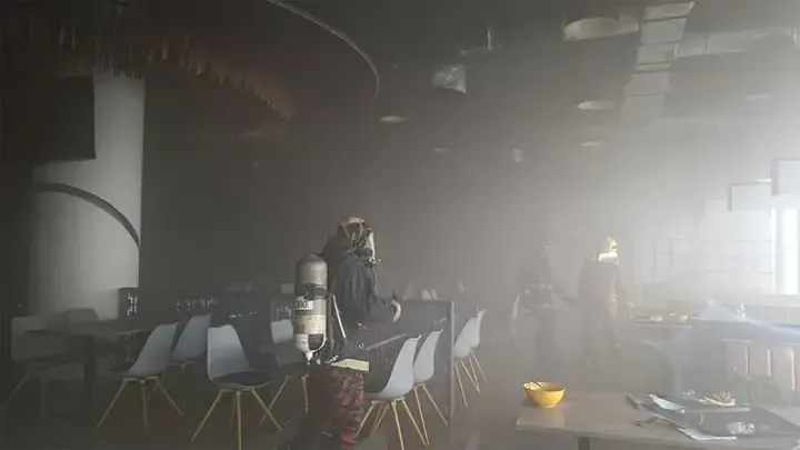 রেস্টুরেন্টের আগুন নিয়ন্ত্রণ
