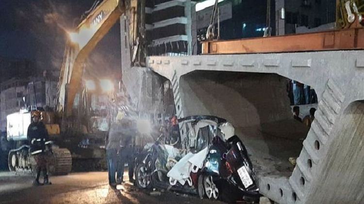 5 killed as BRT girder falls on car