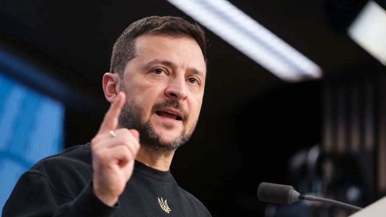 volodymyr-zelensky-12-20250216105430