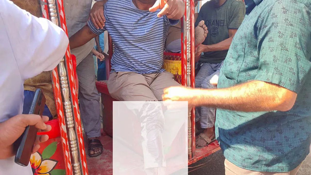কুমিল্লায় ভোটকেন্দ্রের পাশে সংঘর্ষে দুজন গুলিবিদ্ধ