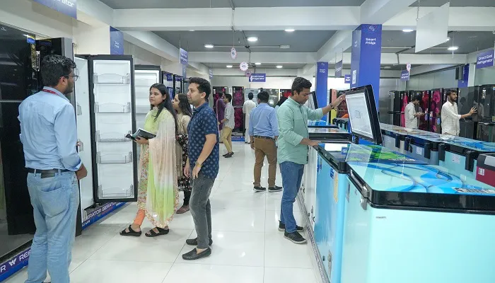 ঈদ উৎসবে ওয়ালটন ফ্রিজ কেনার হিড়িক