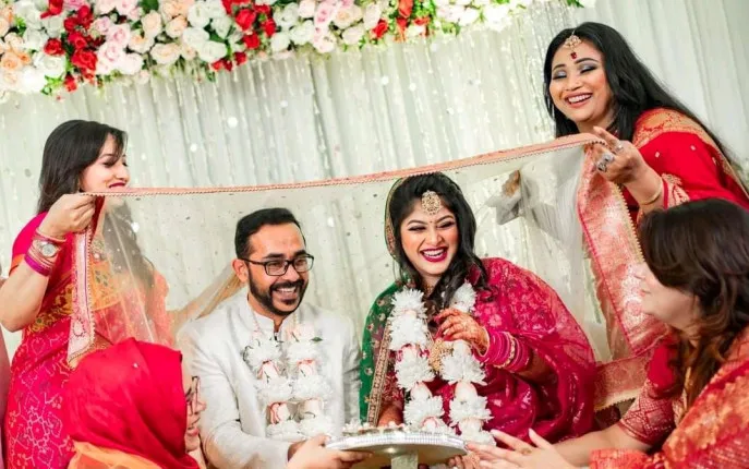 যৌতুক দাবি ও মারধরের অভিযোগে মামলা করলেন সারিকা