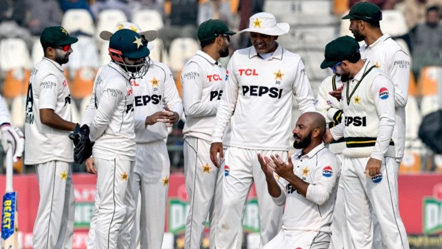 Spinners claim all 20 wickets as Pakistan beat WI by 127 runs in first Test
