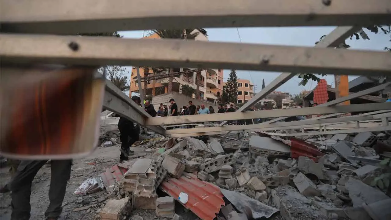 যুদ্ধবিরতি ভঙ্গ করে লেবাননে ফের ইসরায়েলের হামলায় নিহত ২