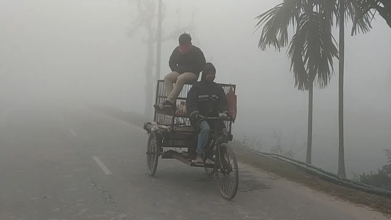 পঞ্চগড়ে তীব্র শীত ও ঘন কুয়াশা, বিপর্যস্ত জনজীবন