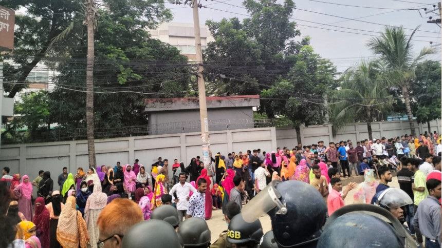 30 garment factories in Ashulia closed amid protests