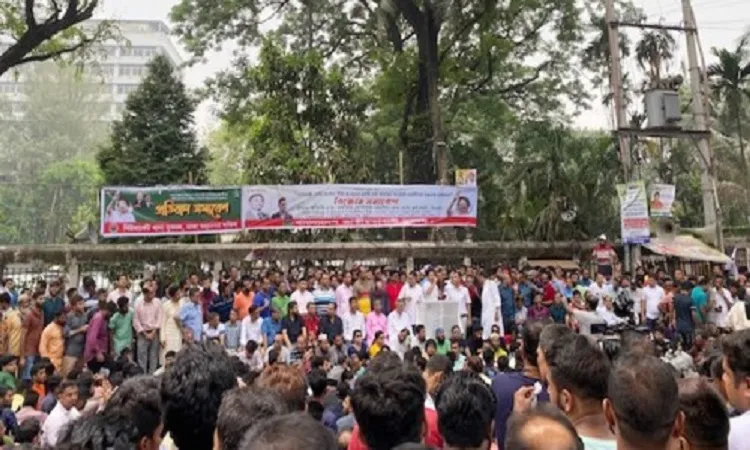 প্রেসক্লাবে যুবদলের বিক্ষোভ, সমাবেশে জনতার ঢল