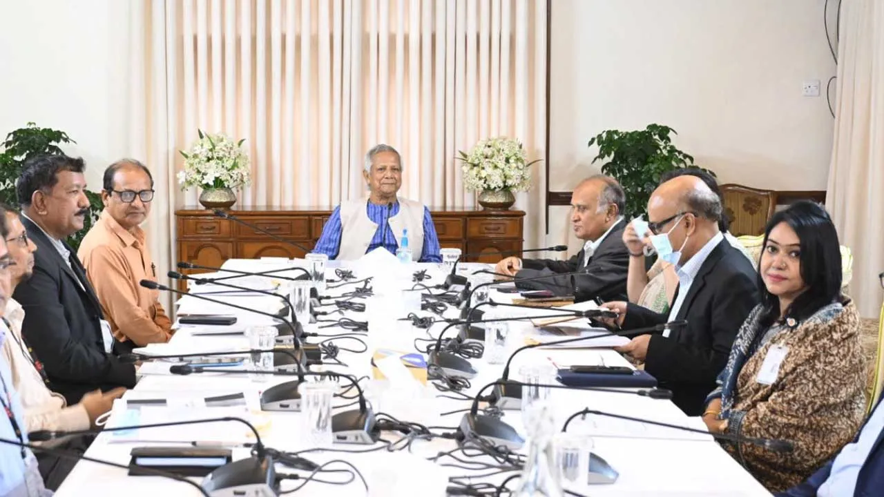 প্রাথমিকে প্রধান শিক্ষকের শূন্যপদে দ্রুত নিয়োগের নির্দেশ প্রধান উপদেষ্টার